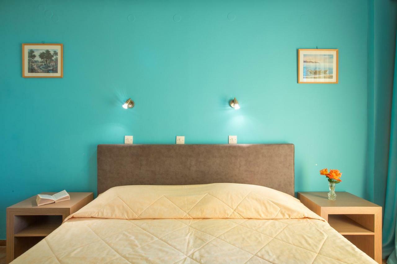 Tolon Beach Hotel Ngoại thất bức ảnh
